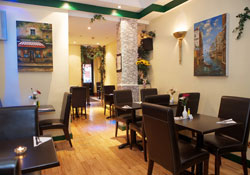 Lynams Hotel photo 4