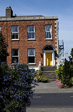 book Abrae Court Guesthouse