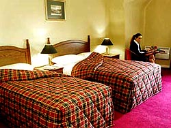 book Shannon Court Hotel