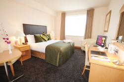 book Harbour Hotel
