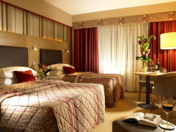 book Gleneagle Hotel