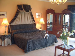 book Castle Oaks House Hotel