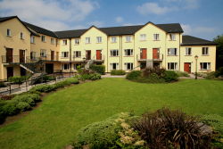 book Menlo Park Self-Catering Apartments