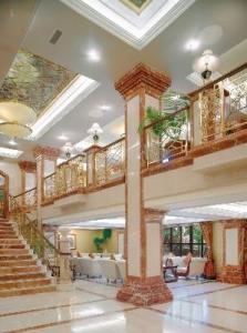 book Killarney Plaza Hotel