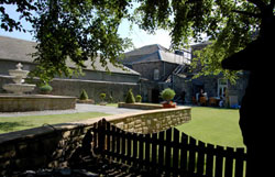 book Minto Hotel