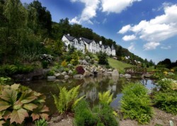 book Loch Ness Lodge