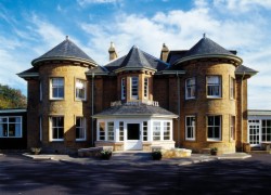 book Royal Golf Hotel