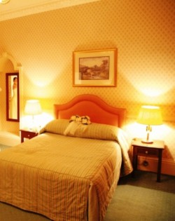 book Royal Hotel Bridge of Allan