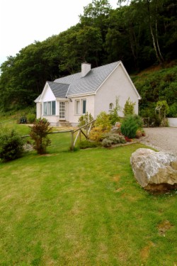 book Loch Ness Cottages